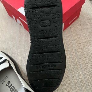 Women’s Wild Wonders. Size 40